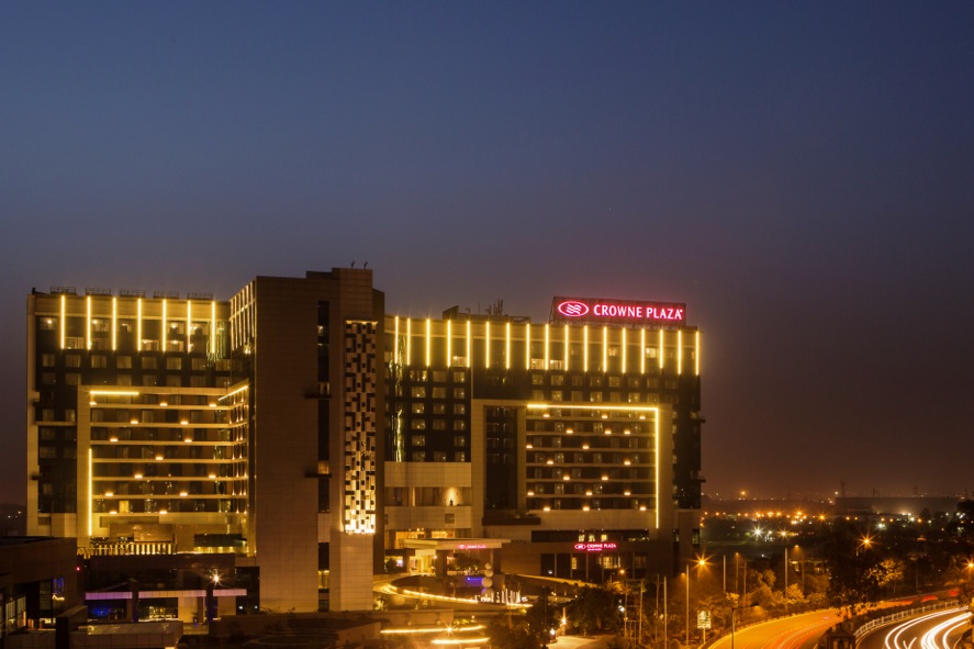 Hotel by night facade